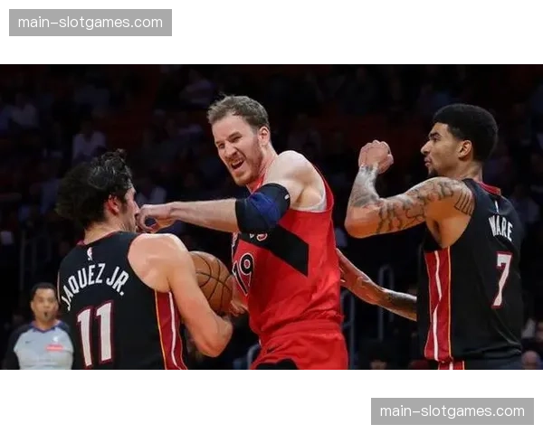 中锋对中锋背打大幅减少 低效对抗被现代控场理念淘汰